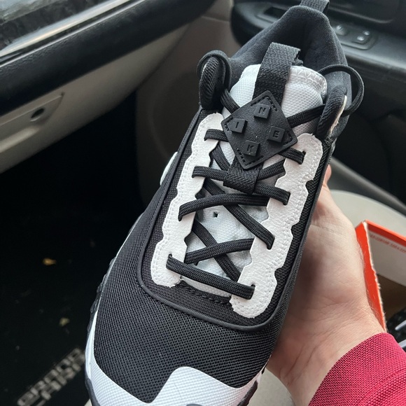 Mens nike air Diamond varsity turf (DZ0502 004) no box size 9.5 - Picture 2 of 6